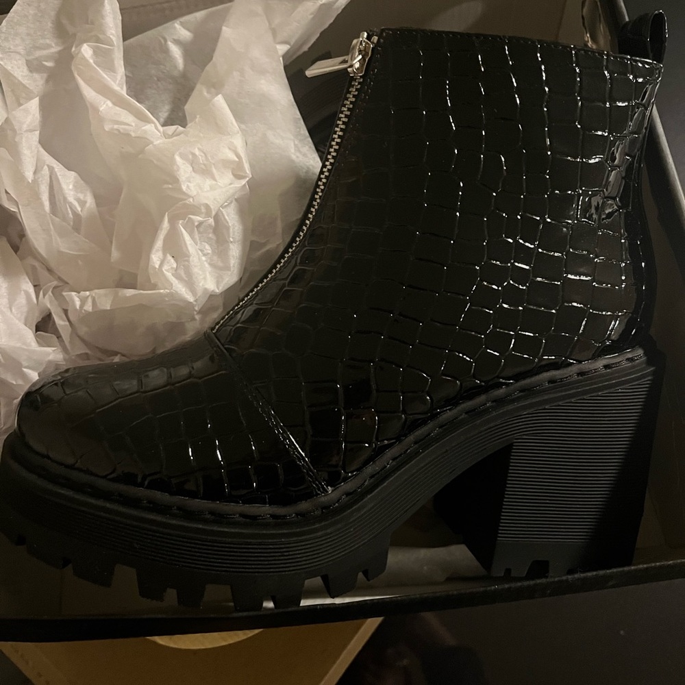 Ankle boots